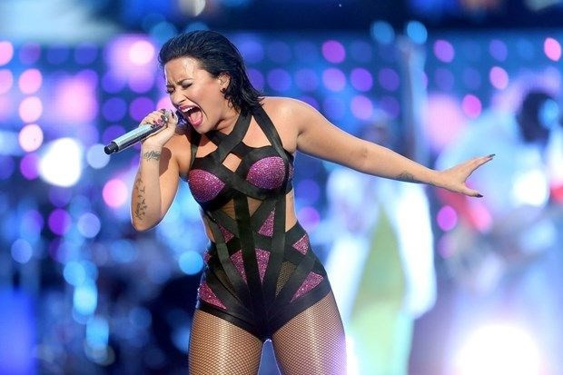 Demi Lovato: Uyuşturucu kullanmaktan pişman değilim - Resim: 1