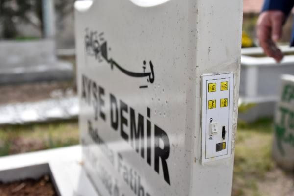 Konya'da ezber bozan mezar taşı! Gören cep telefonuna kaydediyor - Resim: 3