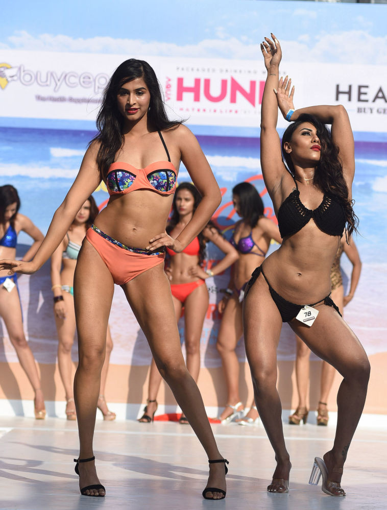 Hintli fitness modelleri Goa'da hünerlerini sergiledi - Resim: 1