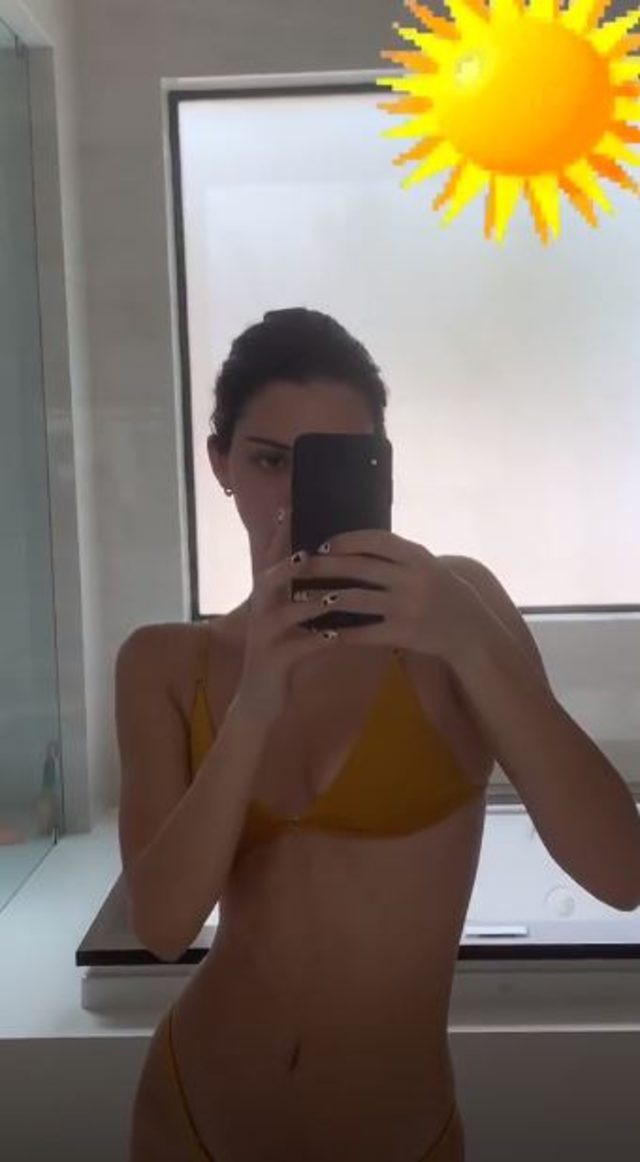 Kendall Jenner güneşi böyle selamladı - Resim: 3