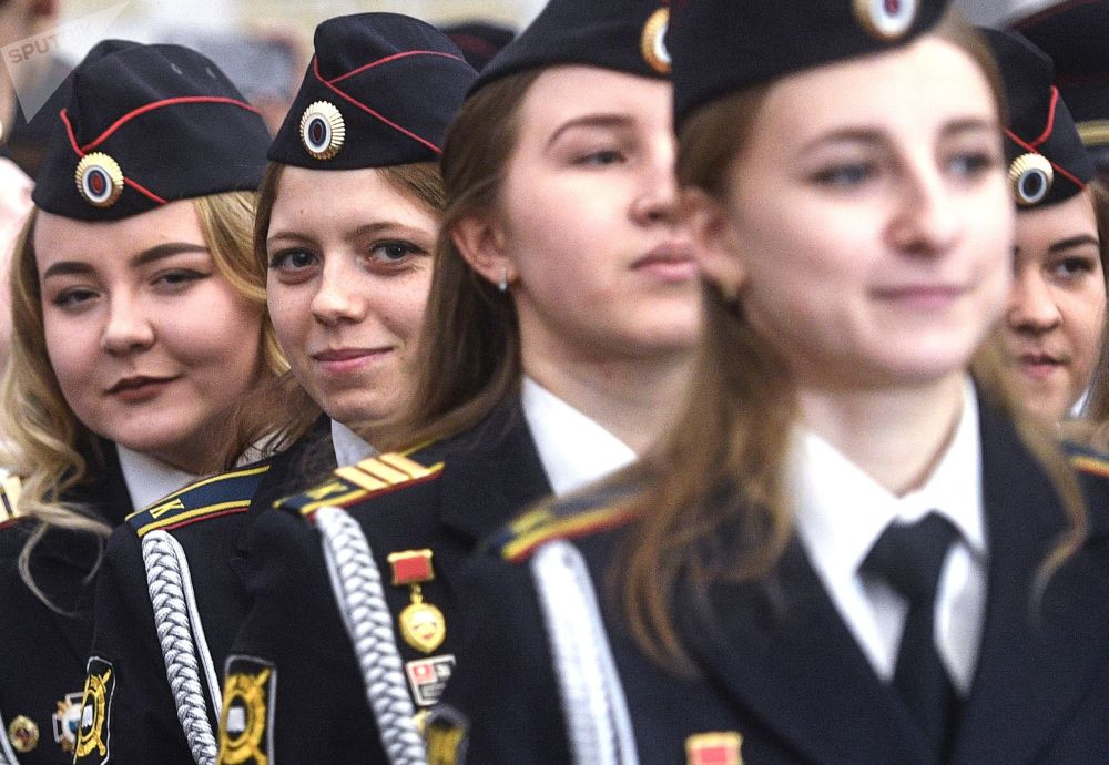 Zor görevlerini layıkıyla yerine getiren Rus kadın askerler - Resim: 2
