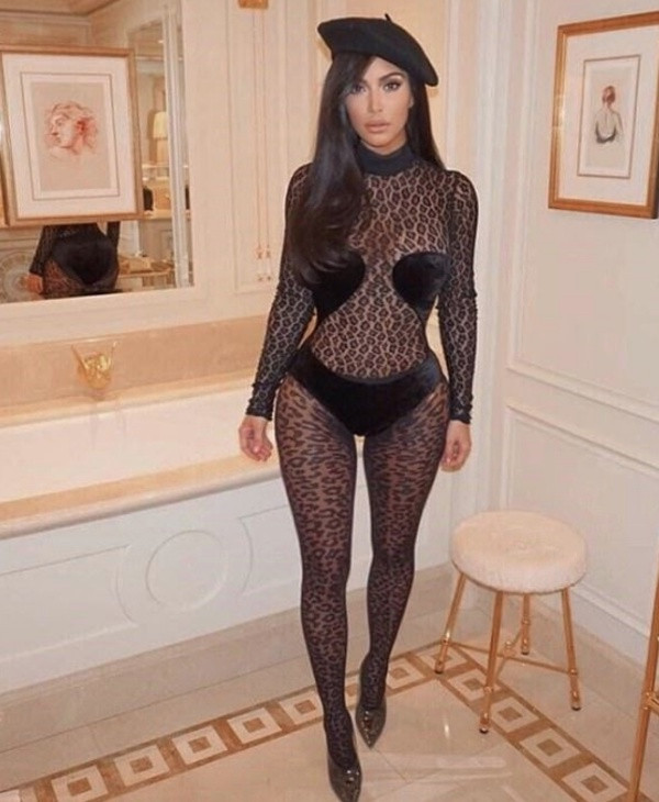 Kim Kardashian cesur leopar görünümüyle dikkat çekti - Resim: 4
