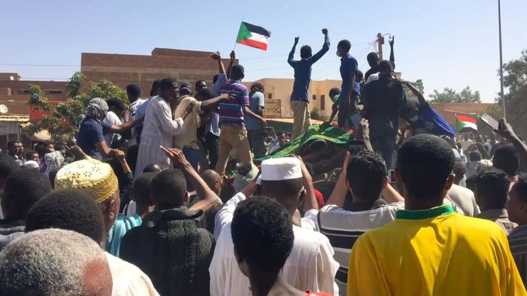 Sudan gelini viral oldu! Darbeyi ateşleyen gelinin kim olduğu ortaya çıktı - Resim: 1