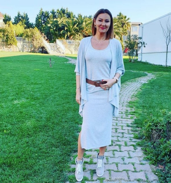 Pınar Altuğ taytlı fotoğrafın ardından ilk kez konuştu! - Resim: 2