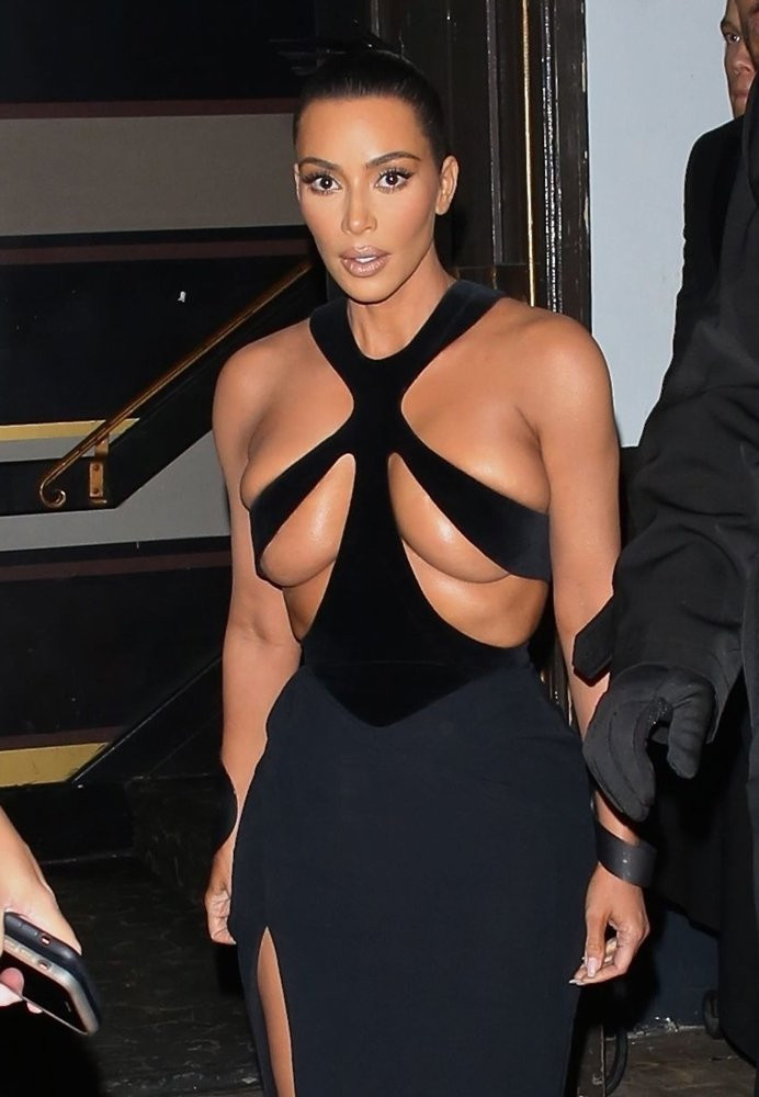 Kim Kardashian avukat olmak için 18 saat çalışıyor - Resim: 1