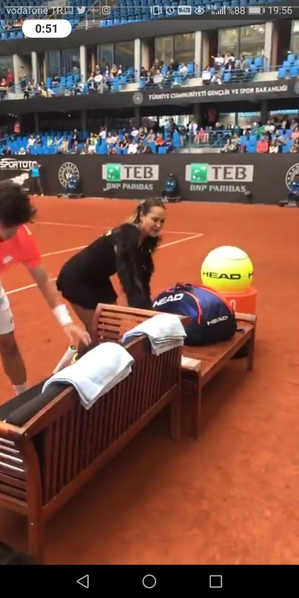 Hülya Avşar'ın tenis kıyafeti olay oldu - Resim: 1