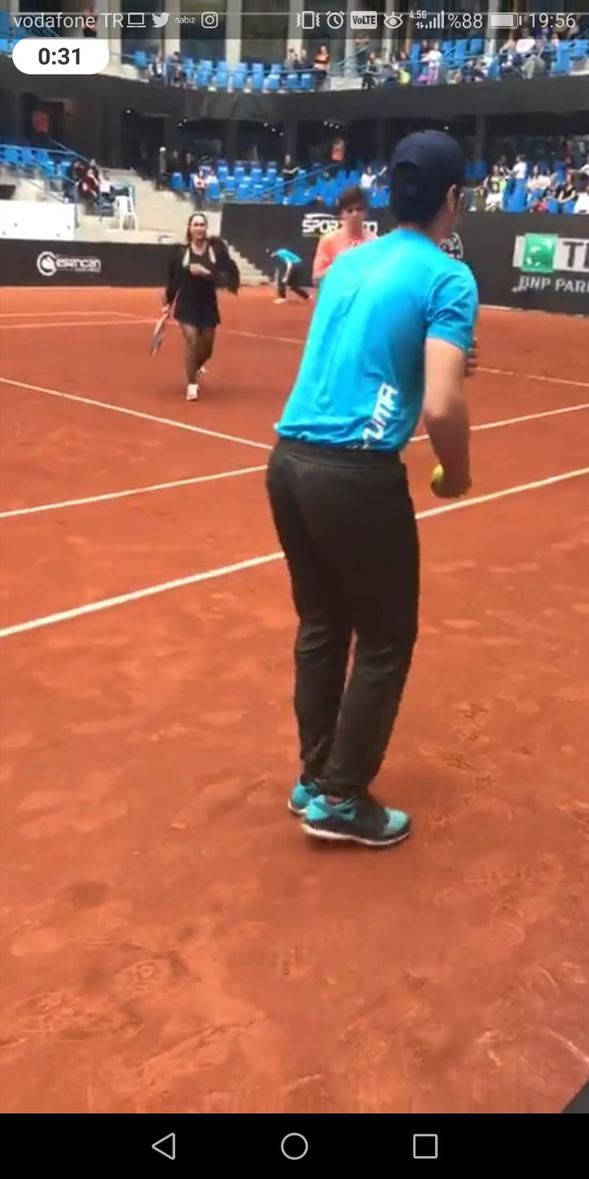 Hülya Avşar'ın tenis kıyafeti olay oldu - Resim: 2