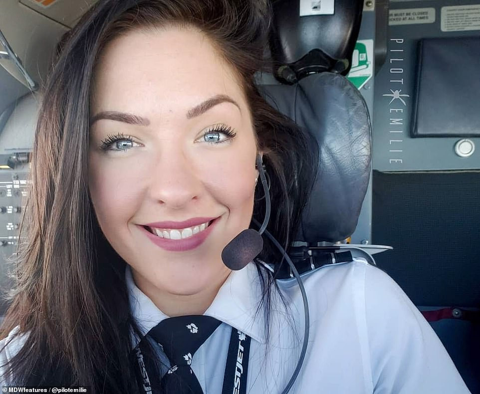 Pilot Emilie Christine Instagram'ı sallıyor - Resim: 1
