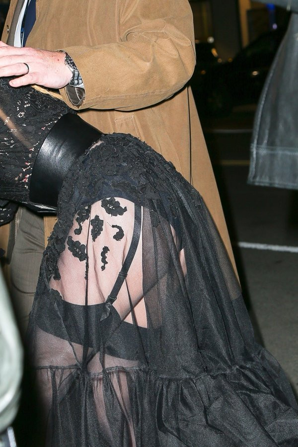 Amber Heard’ün jartiyerli elbisesi Tribeca Film Festivali’nin önüne geçti - Resim: 3