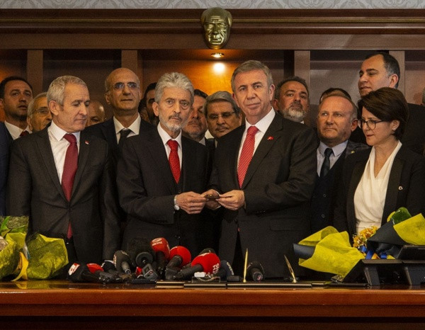 Ankara'da 25 yıl sonra Belediye Başkanlığı CHP'ye geçti - Resim: 1