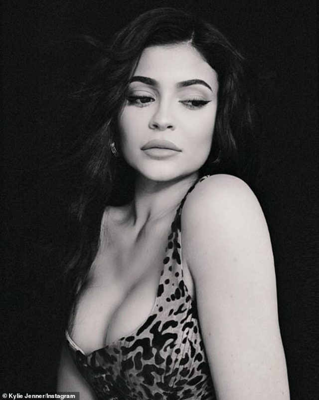 Kylie Jenner'dan seksi pozlar ve ince mesajlar - Resim: 1