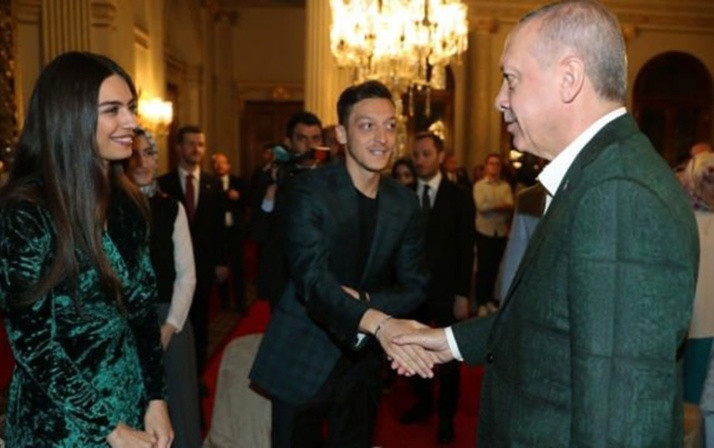 Erdoğan'ın Dolmabahçe'deki iftar yemeğinde Mesut Özil sürprizi - Resim: 1