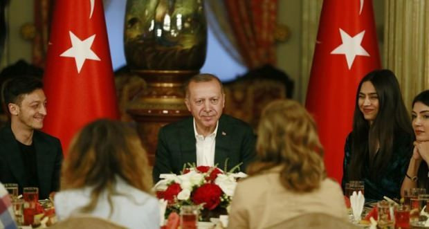 Erdoğan'ın Dolmabahçe'deki iftar yemeğinde Mesut Özil sürprizi - Resim: 4