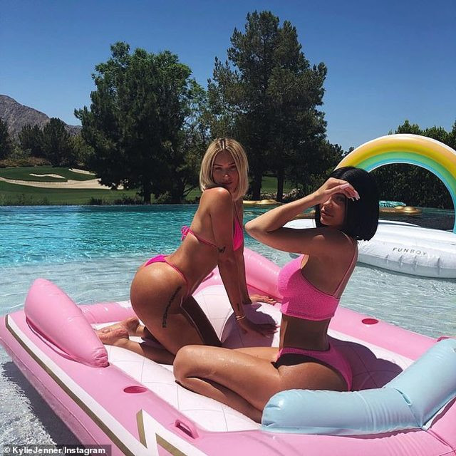 Kylie Jenner yine Instagram'ı salladı - Resim: 3