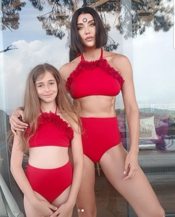 Deniz Akkaya kızıyla bikinili fotoğraf paylaştı sosyal medyada olay oldu! - Resim: 4