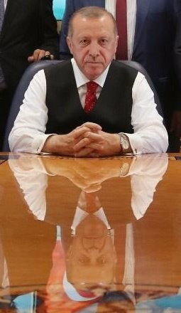 Erdoğan'ın fotoğrafında masadaki yansıması kafaları karıştırdı! - Resim: 3