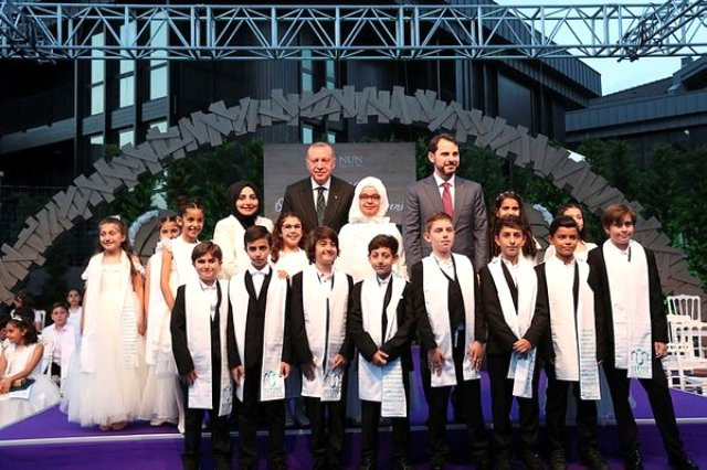Erdoğan torunu Emine Mahinur Albayrak'ın mezuniyet törenine katıldı - Resim: 2