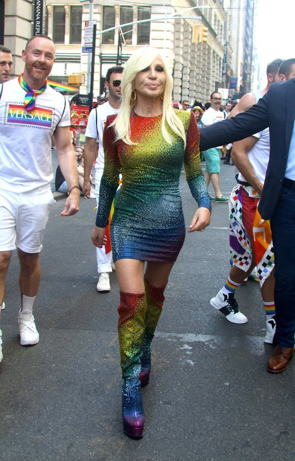 Lady Gaga ve Madonna ve daha birçok ünlü Onur Yürüyüşü’ne katıldı - Resim: 2