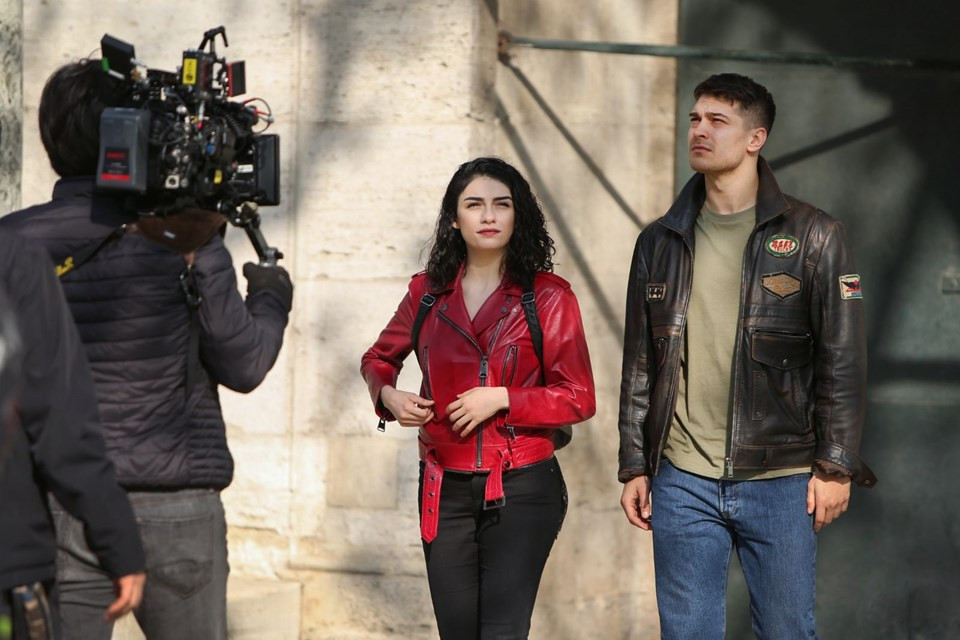 Pınar Deniz Netflix'in Türk dizisi Love 101'de hangi rolde oynayacak? - Resim: 1