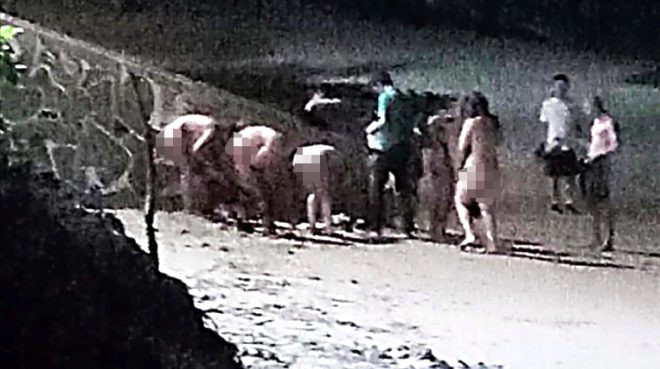 Turizm cenneti adada 5 kadın 1 erkek turist çırılçıplak yakalandı - Resim: 1