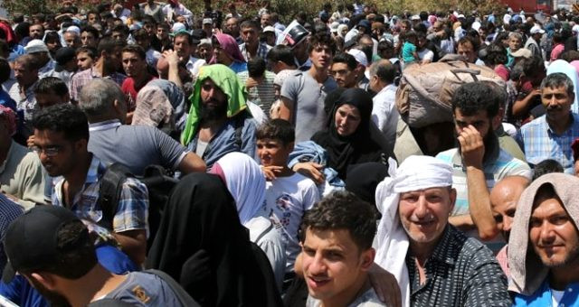 Suriyeli sığınmacıların sınır dışı işlemleri hız kazandı: 400 sığınmacı İdlib'e gönderildi! - Resim: 1
