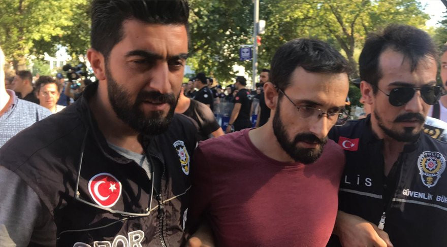 İstanbul’daki Suriyeliler eyleminde arbede çıktı - Resim: 2