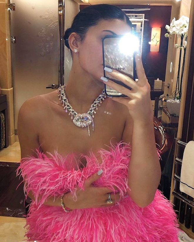 Kylie Jenner'a sevgilisi 2 milyon TL değerinde mücevher hediye etti - Resim: 1