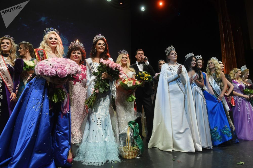 Moskova’da evli kadınlar güzellik yarışmasında ortalığı yıktılar - Resim: 3