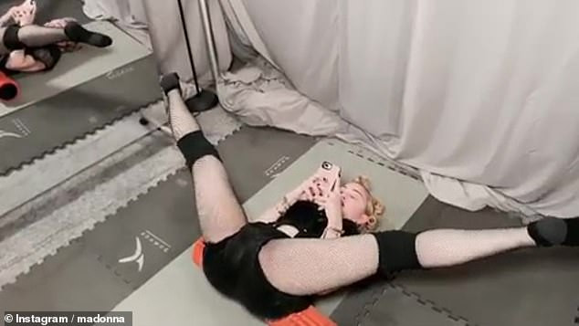 Madonna'dan şaşırtan esneme hareketleri - Resim: 3