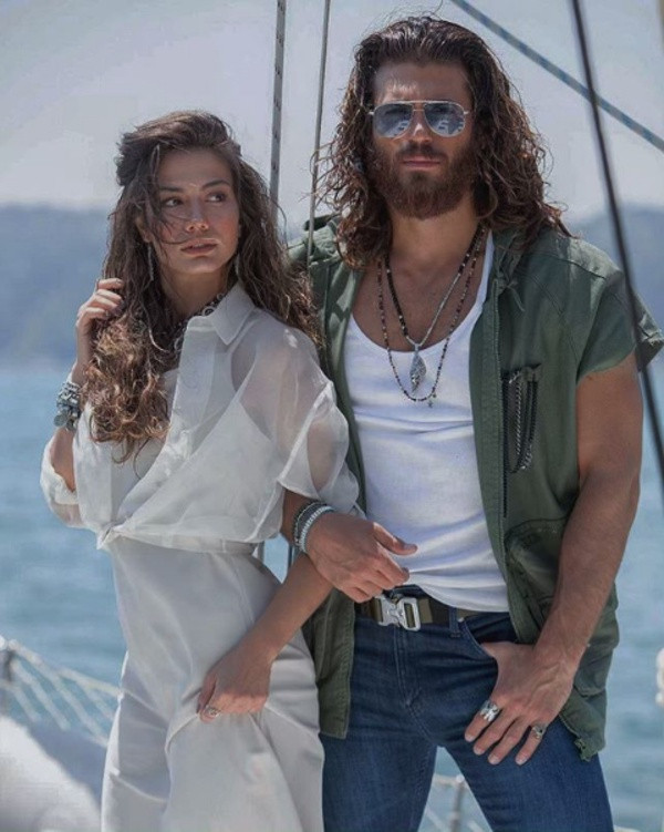 Demet Özdemir ve Can Yaman'ın birlikte tatilini o ayrıntı ortaya çıkardı! - Resim: 4