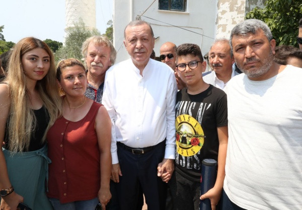 Muğla'da Erdoğan'a cuma namazı çıkışı büyük ilgi! - Resim: 2