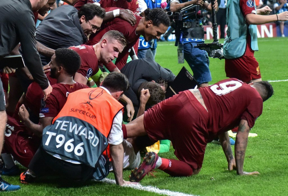Liverpool, sahaya girip Adrian’ı sakatlayan taraftarı UEFA’ya şikayet etti - Resim: 3