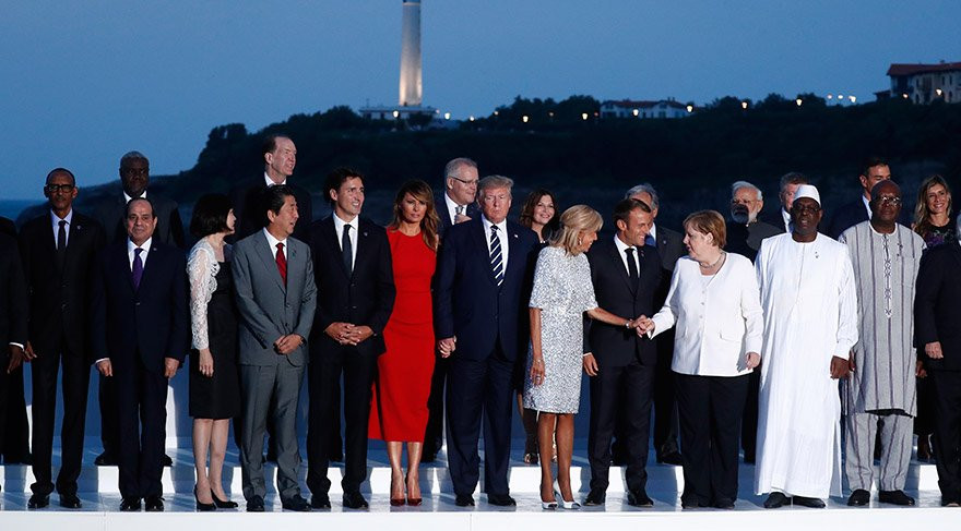 G-7 Zirvesi'nde First Lady Brigitte Macron'dan Trump'a sıcak öpücük - Resim: 1