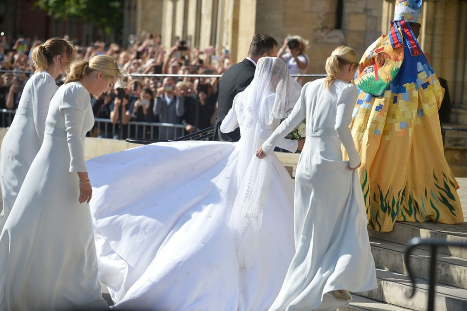 Şarkıcı Ellie Goulding prenseslere özgü bir düğünle evlendi! - Resim: 2