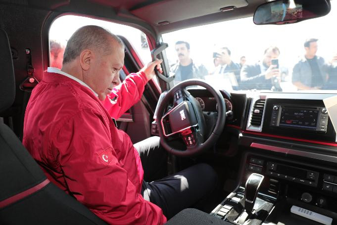 Erdoğan’ın yerli pikap sürüşünde ilginç diyalog: Cam nereden açılıyor? - Resim: 3