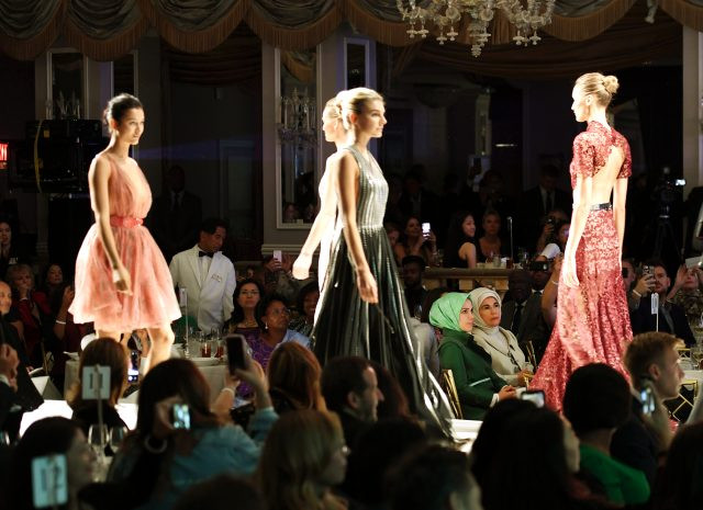 Emine Erdoğan New York Fashion Design defilesine katıldı - Resim: 4