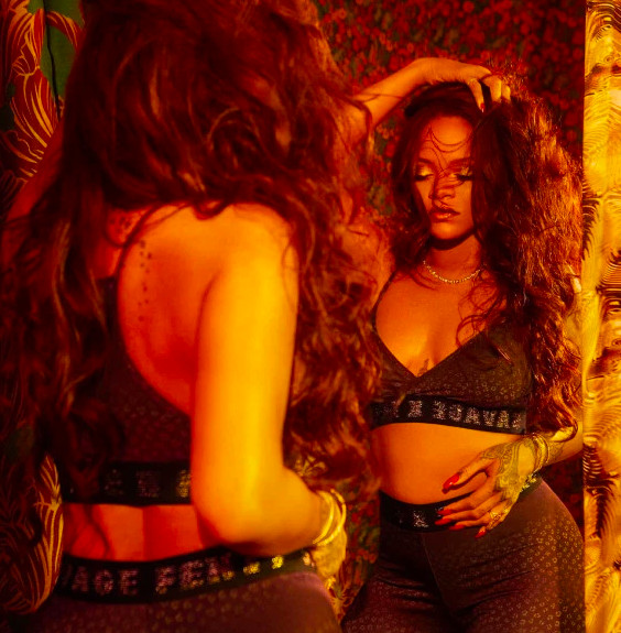 Rihanna markasının yeni koleksiyonunu tanıtmak için seksi pozlar verdi - Resim: 2