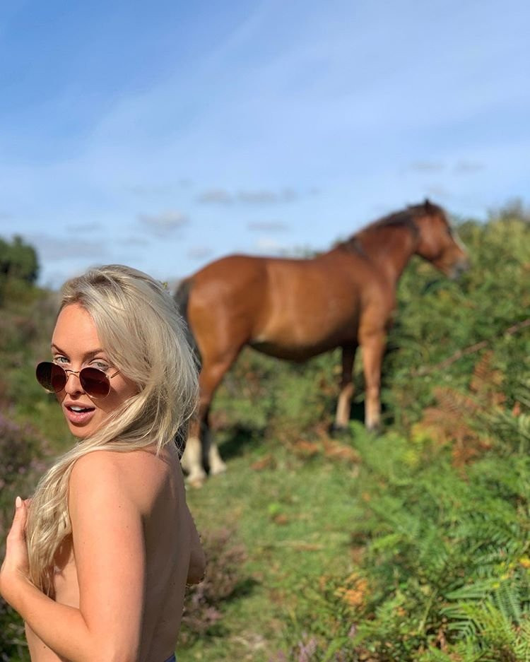 Jorgie Porter’ın üstsüz paylaşımı sosyal medyayı salladı - Resim: 2