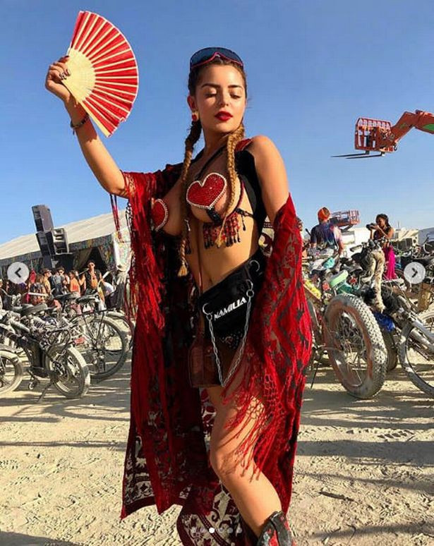 Demi Rose Burning Man festivalini yakıp geçti - Resim: 4