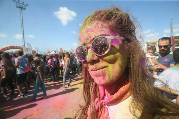 İstanbul’da eğlence dolu renkli koşu festivali - Resim: 2