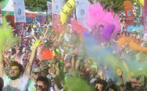 İstanbul’da eğlence dolu renkli koşu festivali - Resim: 3