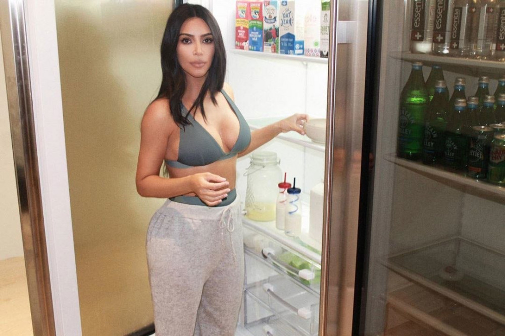 Kim Kardashian evinin mutfağını gösterdi ortalık karıştı! - Resim: 1