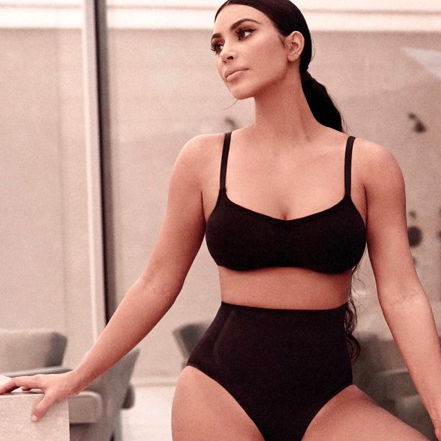 Kim Kardashian iç çamaşırlı pozuyla yeni yılı kutladı - Resim: 2