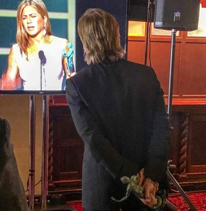 Brad Pitt ile Jennifer Aniston sarmaş dolaş! Angelina Jolie ile aldatmıştı - Resim: 3