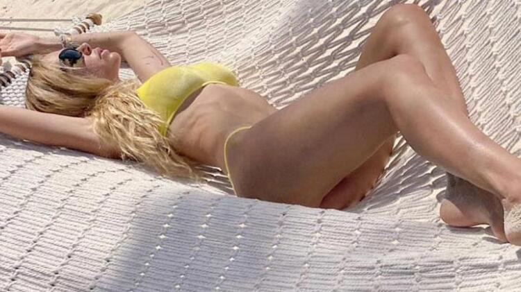 İtalyan model Ilary Blasi'den nefes kesen paylaşımlar - Resim: 1