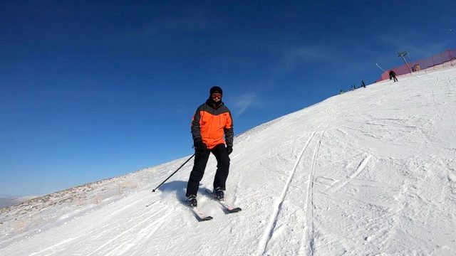 Palandöken'e giden İmamoğlu kayak yaptığı fotoğrafları paylaştı - Resim: 1