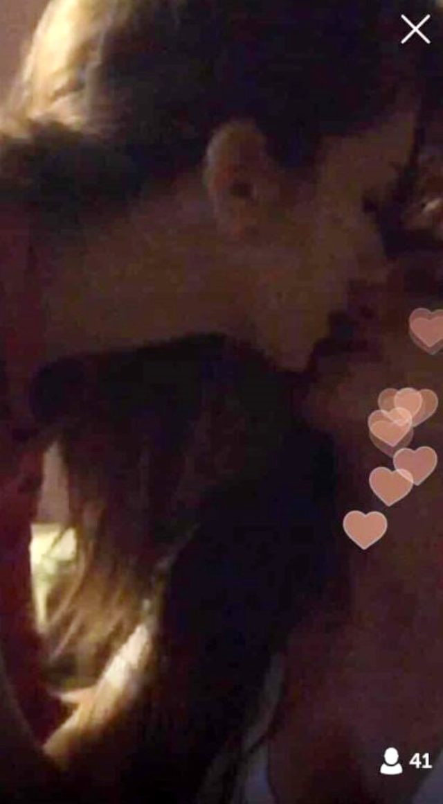 Fenomen Danla Bilic'in bir kadınla öpüşme görüntüleri ortaya çıktı - Resim: 4