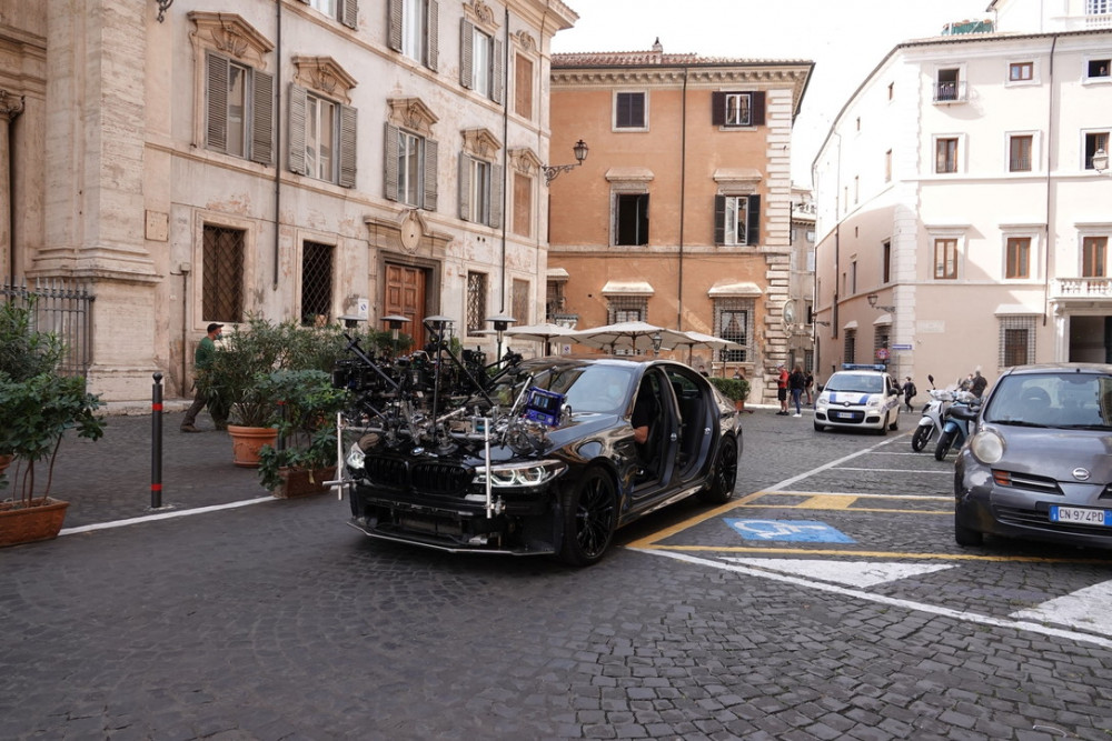 Tom Cruise Roma sokaklarında ne yapıyor? - Resim: 3