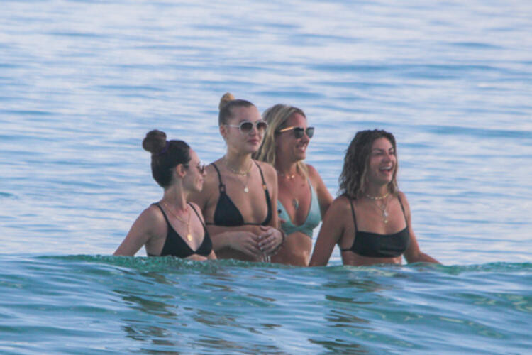 Rachel Hilbert kız arkadaşlarıyla Meksika tatilinde - Resim: 3