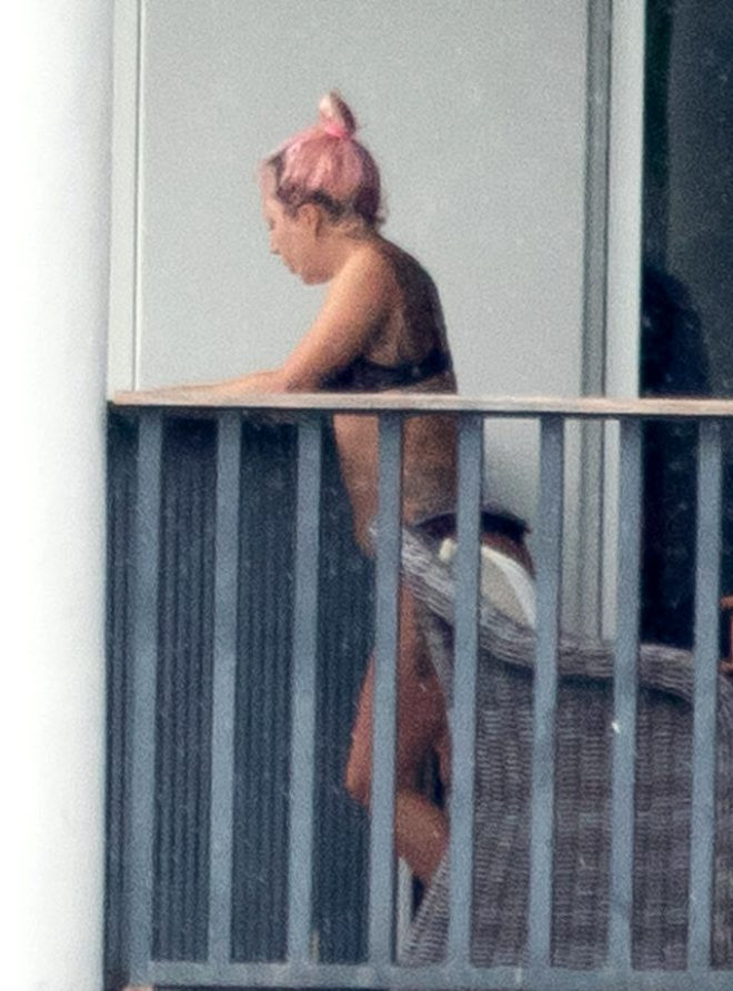 Lady Gaga evinin terasında fena yakalandı - Resim: 3